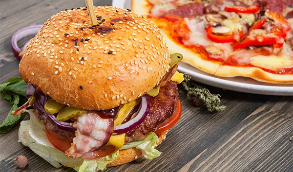 bacon_cheeseburger_and_pizza.jpg Bacon Cheeseburger Pizza